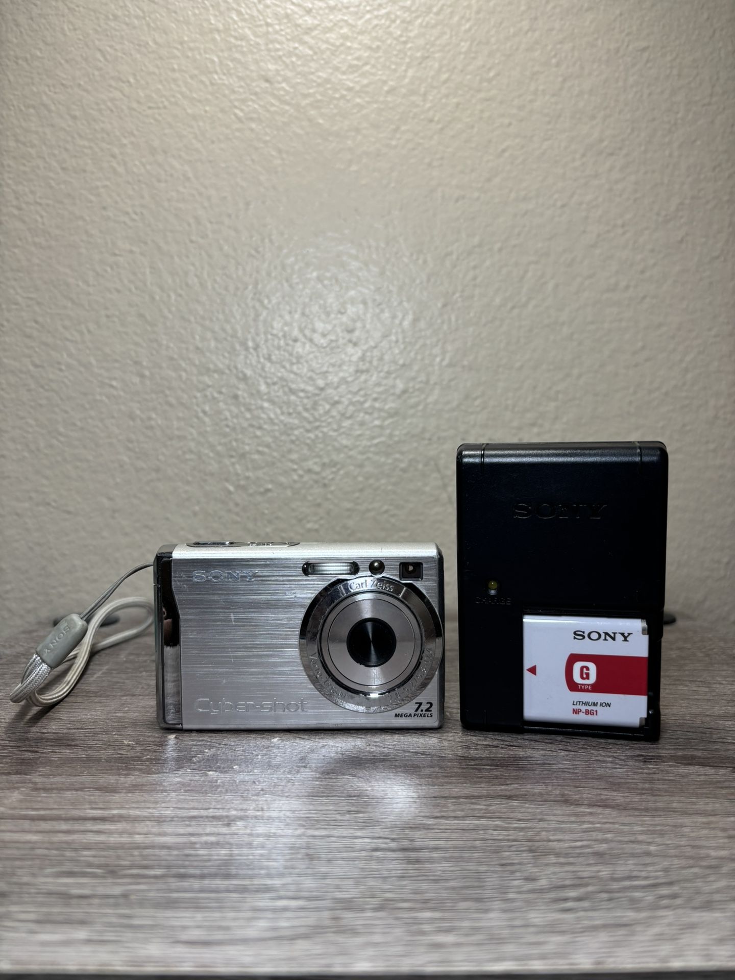 Sony Cybershot DSC-W80 7.2 MP Digital Camera