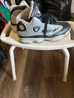 Raiders shoes