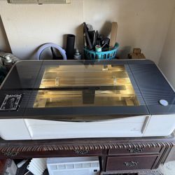 Glowforge plus laser engraver/Cutter