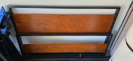 Queen size platform bedframe