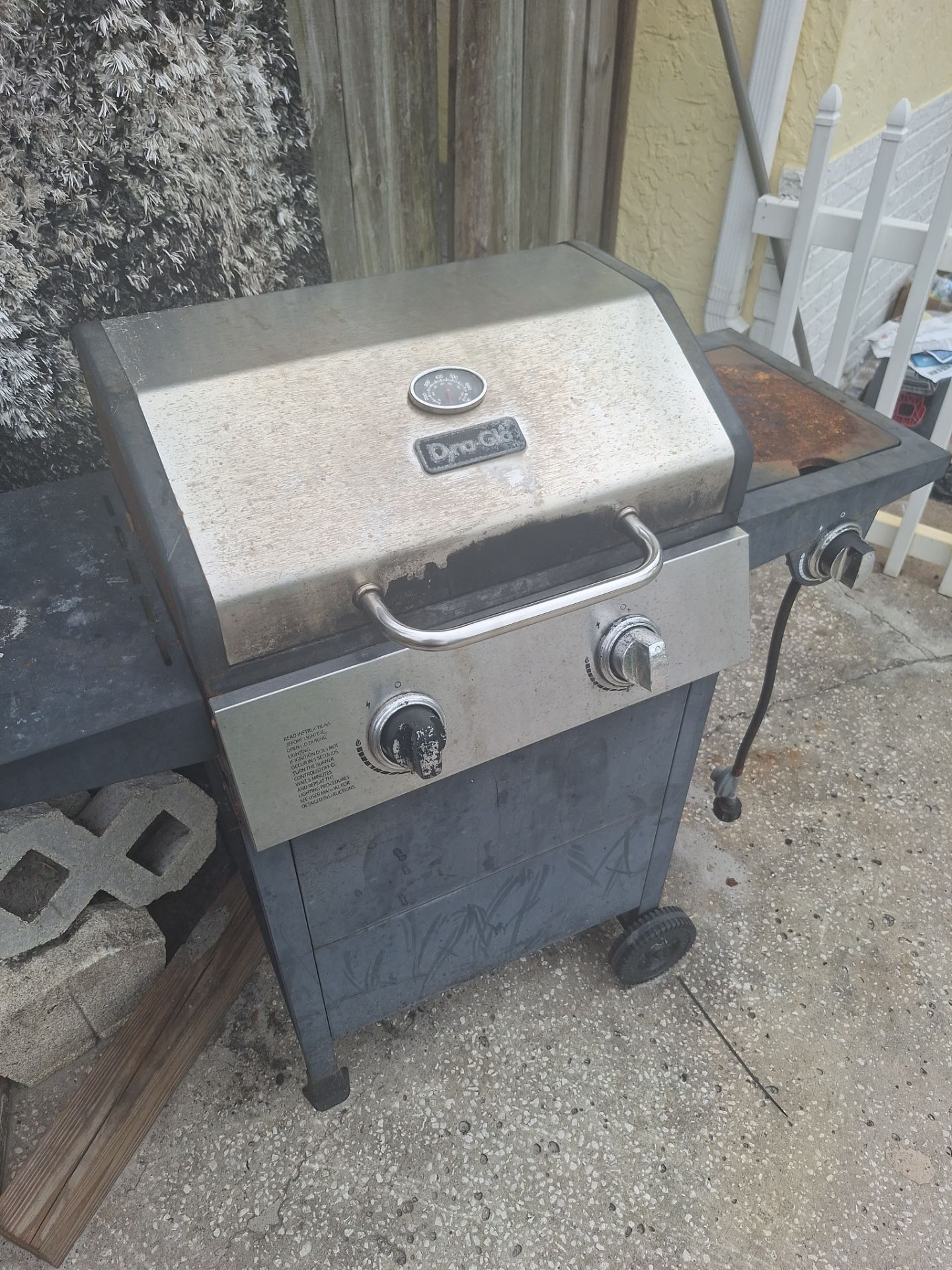 DYNA GLO grill