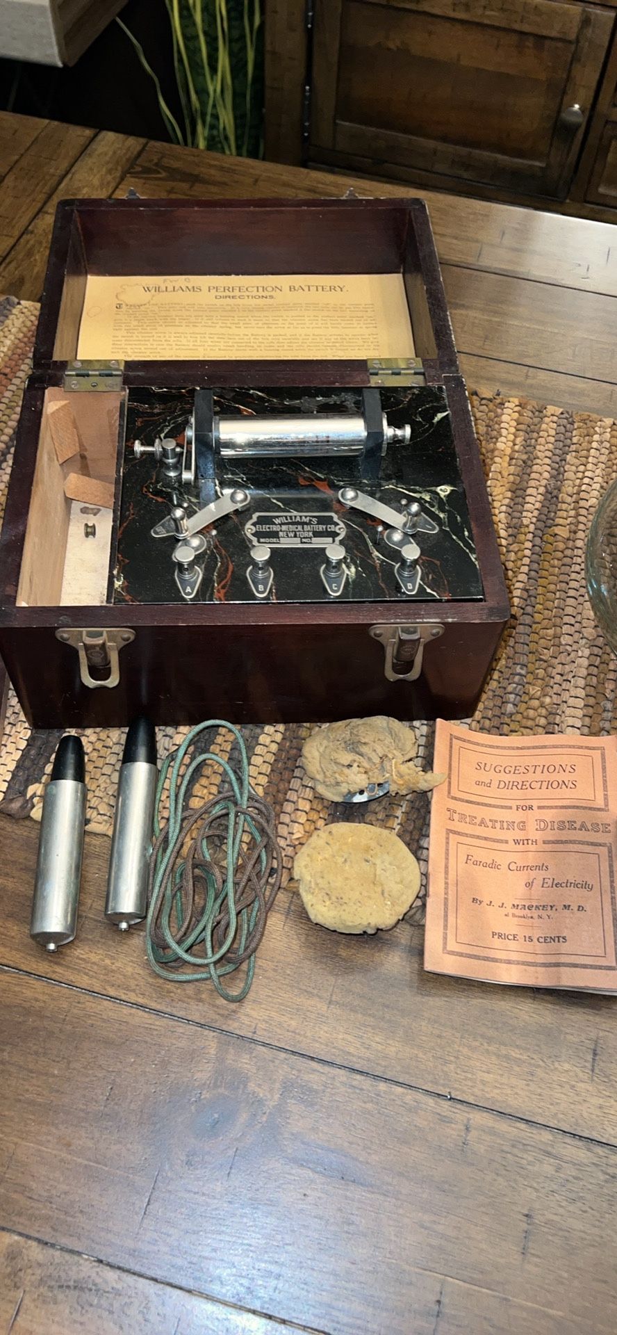 Antique “Quack Machine” Faradic Stimulator from 1901