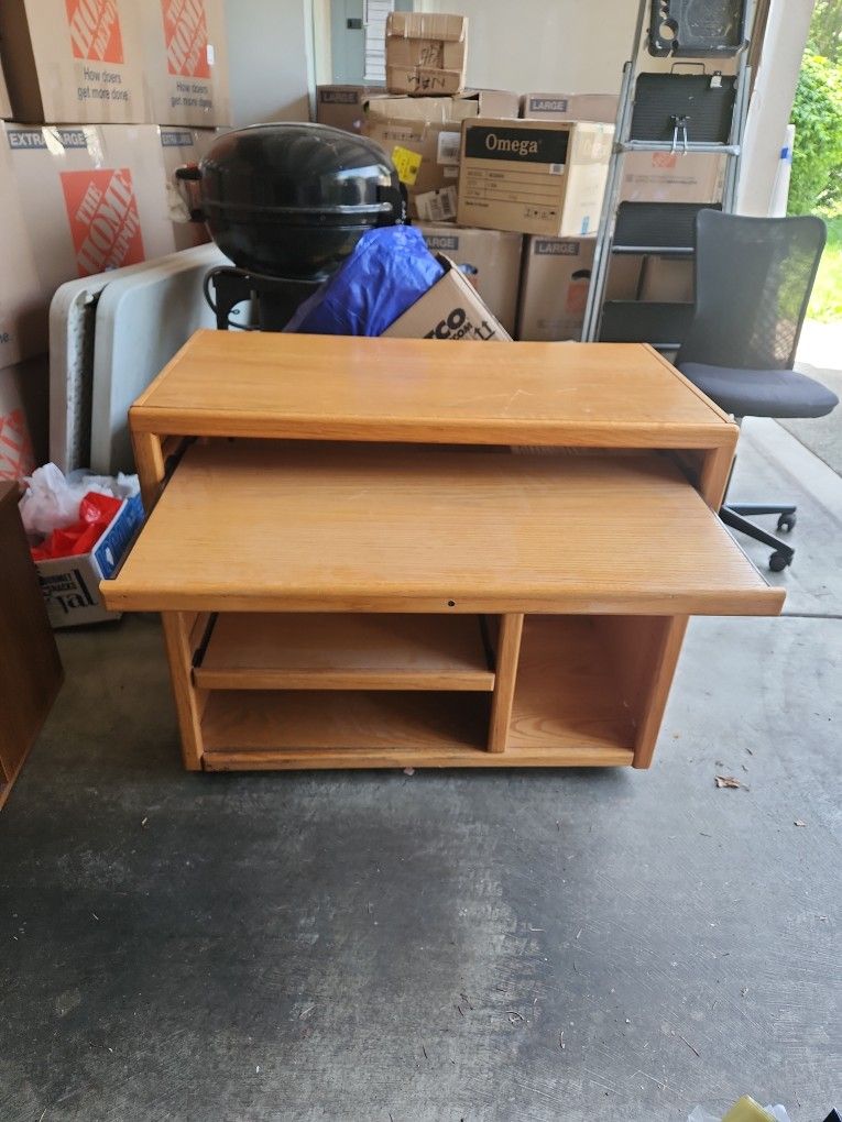 FREE- Computer/ TV Stand