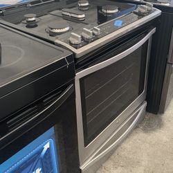 Beautiful Stove 5 Burners- Great Deal or Best Offer Ask For Details