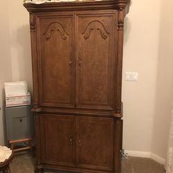 Armoire/Entertainment Center 