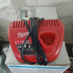 M12 Charger 10$