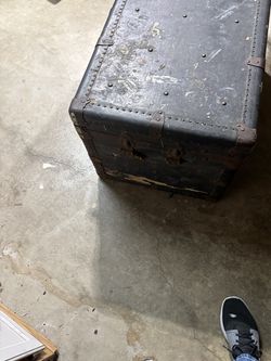Steamer trunk (Hope chest project)