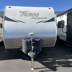 2013 Pacific Coachworks Tango 17UL