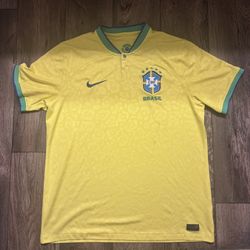Nike Brazil Men’s 2022/23 Home Soccer Jersey Men Size Large Dri-Fit