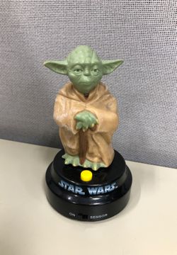 Yoda Star Wars talking figurine