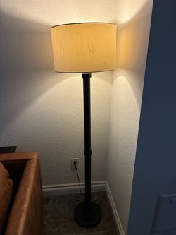 Floor lamp in good condition