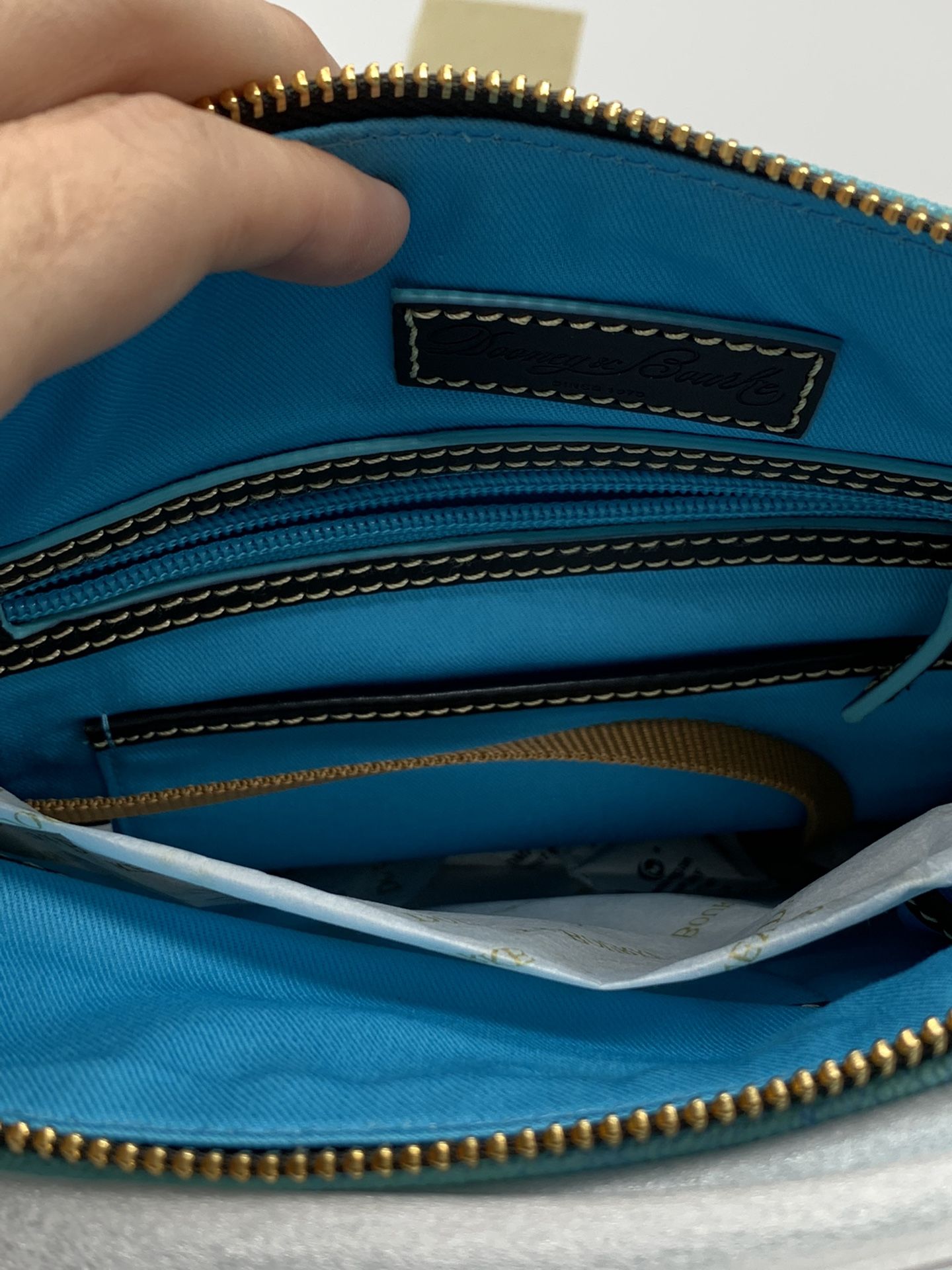 Disney Dooney and Bourke Skyliner Crossbody Mickey, Minnie, Donald, Daisy NEW for Sale in