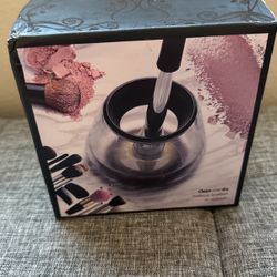 Cleaning Makeup Brushes