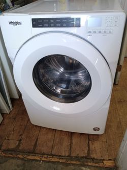 Whirlpool set HE large capacity washer and gas dryer