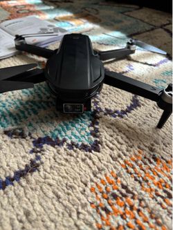 Selling D65 DEERC drone!