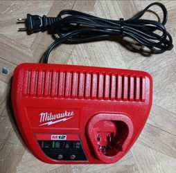Milwaukee M12 Battery Charger