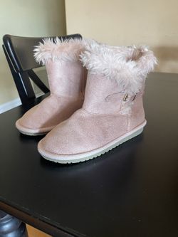 gently worn girl's boots
