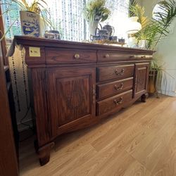 Dresser (Antique)