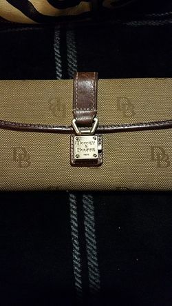 Dooney & Bourke wallet