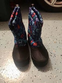Girls child winter snow / rain boots. Size 12