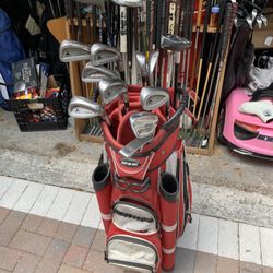 Mens Titleist Golf Club Set. With Golf Bag. Right Handed 