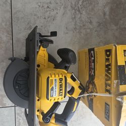 Dewalt FLEXVOLT 60V MAX Cordless Brushless 7-1/4 in. Circular Saw with Brake (Tool Only)