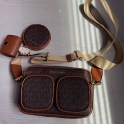 Michael Kors Crossbody Purse with Coin Pouch – Brown Monogram