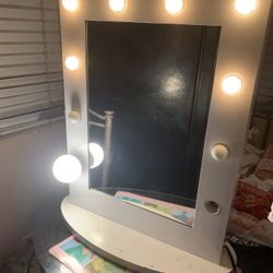 Big Mirror Vanity With Lights