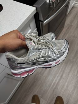 ASICS gel kayano 14 (cream sweet pink) size 4 1/2