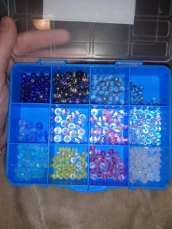 BEAUTIFUL 12 spot Aqua bead set!