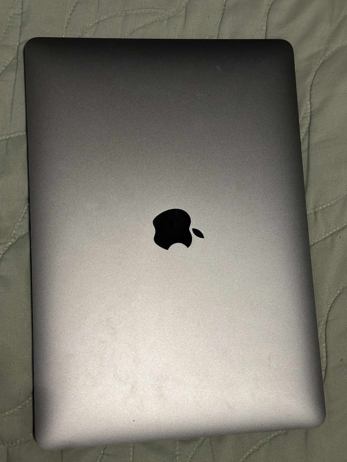 Apple MacBook Air 13.3 Inch 2020