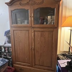 Free Curio With Lighting In Glass Case