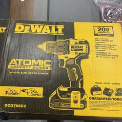 Dcd708c2 online dewalt drill