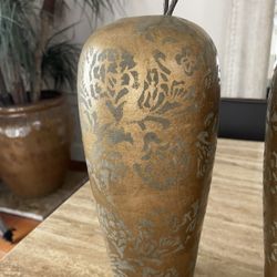 Set Of 2 Decorative Vases / Pottery