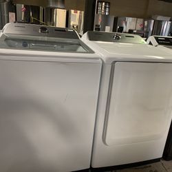 SAMSUNG TOP LOAD WASHER AND GAS DRYER 