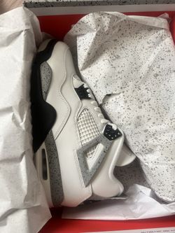 Jordan 4 White Sement Size 10.5