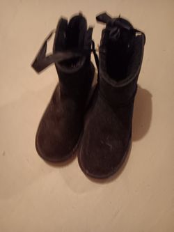 Lady's Suede Tie- Up Boots