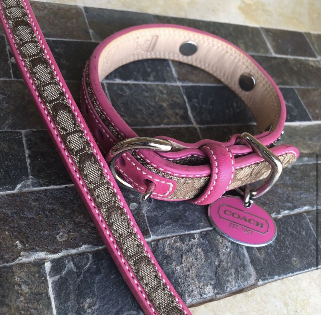 Super Rare!! Coach Signature Collar/Leash Set for Sale in Murrieta