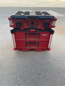 Milwaukee Pack out 2 pieces