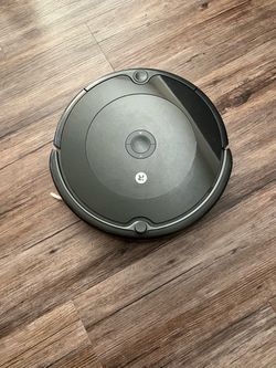 iRobot Roomba 694 Robot Vacuum – Excellent Condition