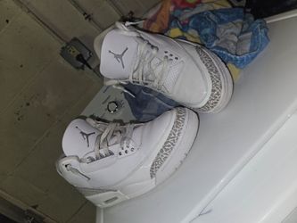 Air Jordan 3's
