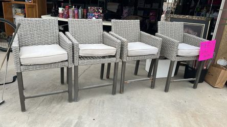 Set of 4 Outdoor Wicker Bar Chairs with Cushions