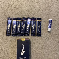 SAXOPHONE ALTO Reeds, Grease, Note Holder