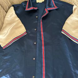 Gucci Men's Designer casual button up silk bowling shirt w/GG star logo on back And Matching Shorts 