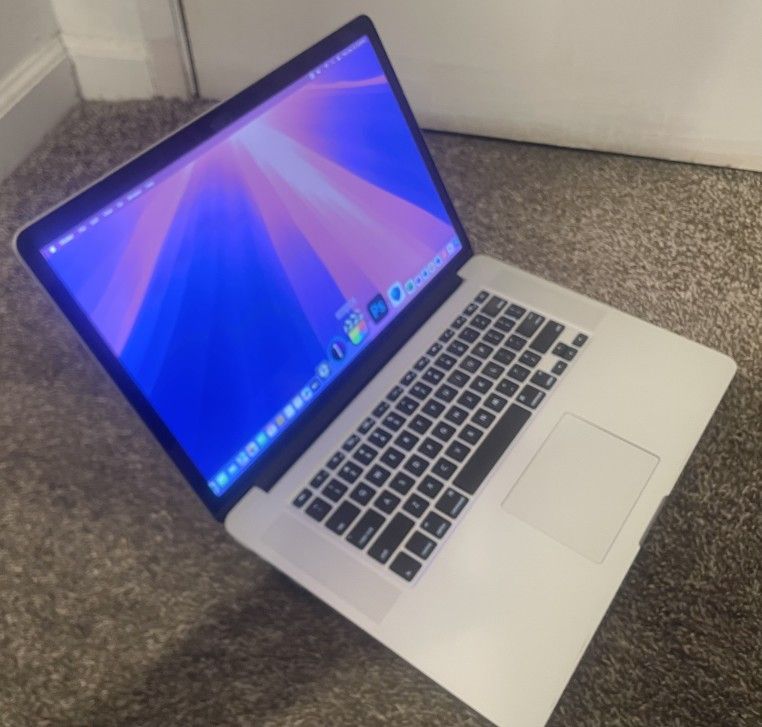 MacBook Pro 15.4" Retina Display With Editing and Music Production Software