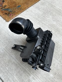 Air Filter Box 2005-2007 Ford Focus