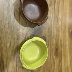 Tupperware 1323-5 brown green bowls no lids as shown