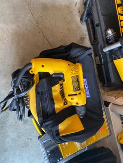 DEWALT D21009-3/8”(10mm)VSR DRILL 120v-AC~50-60Hz 6A no-0-2500(RPM)