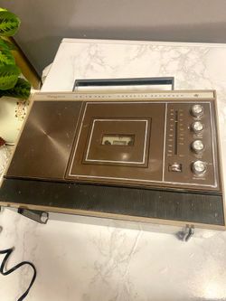CASSETTE TAPE RECORDER / Doesn’t Work