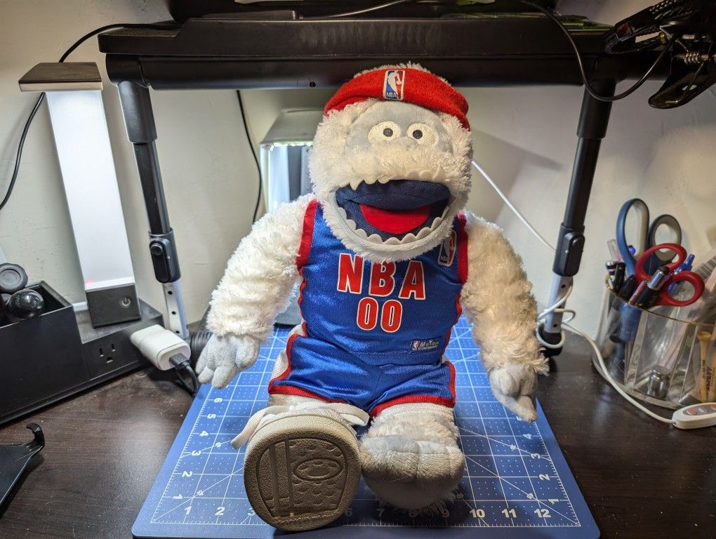 Build a Bear Bumble Abomindable Snowman 16" Plush Yeti Monster w/ NBA Outfit